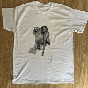 Uniqlo White Graphic Women's Jersey Top